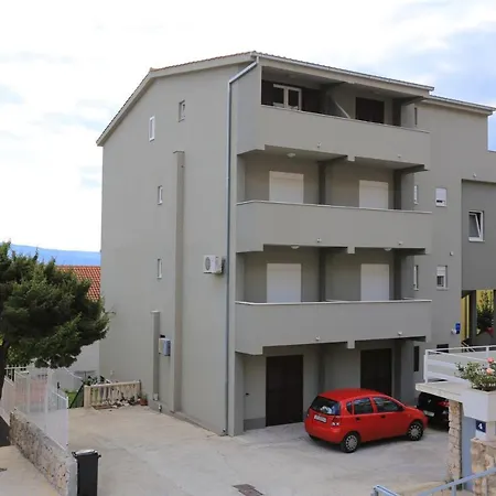 Nemira 17039a Apartman