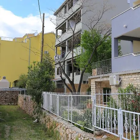 Nemira 17039a Apartman *