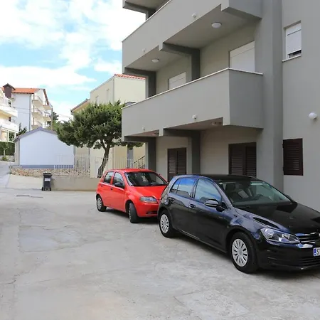 Apartment Nemira 17039a *
