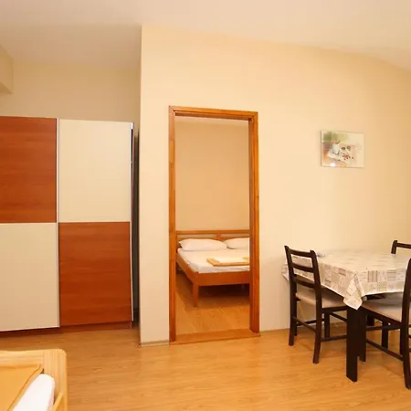 Nemira 17039a Apartman