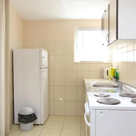 Nemira 17039a Apartman